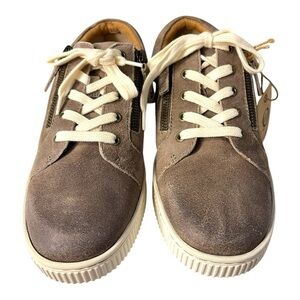 Born Brooks Suede Sneakers – Size 9.5M